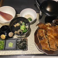 炭焼きうなぎ・かしわ 登河 - ひつまぶし