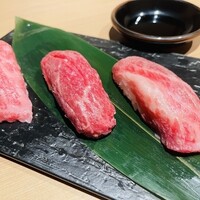 【贅沢の極み】神戸牛／松阪牛／近江牛 炙りすし三種盛り