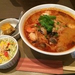 タイ料理バンセーン - トムヤムヌードル