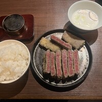 和牛焼肉 やくにく 路地裏 - 国産上ロースカツ定食 150g 2,200円