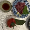 やきとりあそび邸 - 馬刺しとアメーラトマト…フルーツトマトですね、とても甘かった