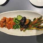 焼肉 せんりゅう - キムチ盛り合わせ