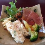 風月本店 - サラダバーから２回目　これでライスだけでもＯＫ