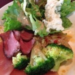 風月本店 - サラダバーから３回目　けっこうお腹いっぱいだ