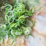 ラーメン本丸 - 料理写真: