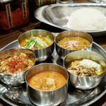 オイシイカレー - 5種盛り