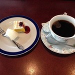 風月本店 - ホットコーヒーとデザート