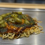 お好み焼き しみづ - 「広島焼き」豚バラハラペーニョ 1,290円
                                広島焼きやからマヨネーズ抜きにしたけど「しみづ」さんならマヨネーズありで食べるのもありありやった