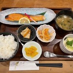 和食海鮮 ぎん - 料理写真:鮭の西京焼定食