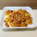 ピネキ - ・千葉半立種ピーナッツみそ
      塩気の立った甘辛味噌×
      パリポリと香ばしい半立ピーナッツ…
      コレは…斬新で止まらない美味しさ！
      ご飯のお供というより…おつまみにピッタリな逸品