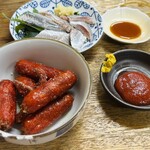 大衆酒場 増やま - そこに大好物の赤ウインナー　到着〜