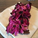 Noma - フラットブレッドとバラの花びら