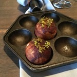 Noma - デニッシュ　パセリとグラスホッパーのペイスト入り