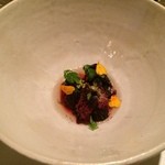 Noma - ビーツ、塩漬けプラム　　フェンネルとローズオイルのブロス