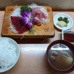 味の店 キッチン 末広 - おまかせ定食の刺し身