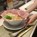 醤油らーめん ピース - 