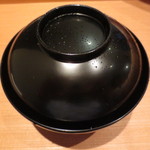 日本料理 晴山 - お椀です。