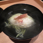 日本料理 晴山 - 毛ガニの真蒸にジュンサイ、冬瓜、ミョウガのお椀。お出汁も言うことありません。