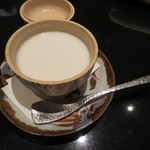 日本料理 晴山 - ココナッツミルクのプリン。和三盆使っています。