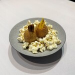 コムトゥヴ - デュラムセモリナ粉生地で包んだとうもろこしのムース