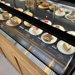 AUN COFFEE ROASTERS - 