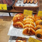 コシニール ベーカリーカフェ - ミニクリームパン