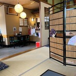 二八そば 一貴 - 内観。お座敷に案内された〜