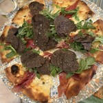 LAGO by Julian Serrano - トリュフピザ