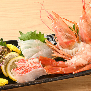 全国から仕入れた厳選の鮮魚にこだわり！高知直送のお刺身◎