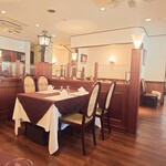 東洋軒 - クラシカルな店内