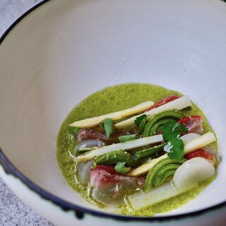 北海道の恵みと旬の食材が織りなす、特別な一皿