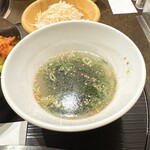 肉の楽家 - ワカメスープ