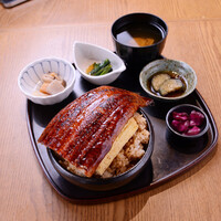 鰻半身だし巻き丼