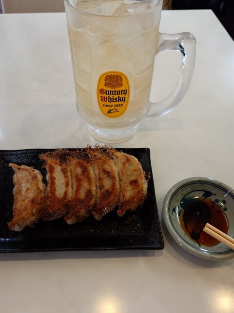 福島市の餃子居酒屋「2代目 餃子酒場笑福」- 本格餃子とお酒で楽しむ夜