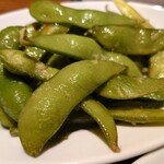 世田谷テーブル - あつあつガーリック枝豆 858円