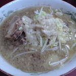 ラーメン二郎 - 麺少なめ、野菜少なめ、ニンニク、アブラ