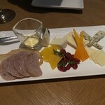 DINING & BAR TABLE 9 TOKYO - 