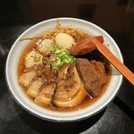 昼ラーメン夜ちゃんこ酒場 紅丸 - 料理写真: