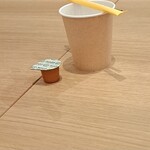 ベビーカステラ専門店 KUTSUROGI - な事が在っても、甘いものがハムスター氏LIKEにぶこぶコに満たされていれば、イヤホンで轟音で水が流れるや自然の音等を脳内に敷き詰めて、雑念を勢いの水流で滝壺に沈めて無我の境地で解脱したりすれば、何とか