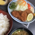 成田屋牛焼肉とんかつ - 