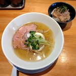 麺家 たけ田 - 鯵の焼き出汁冷やしラーメンと鯵の胡麻ダレ冷やし茶漬け