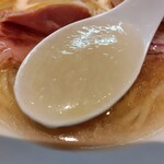 麺家 たけ田 - スープの感じ