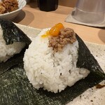 浅草おにぎり はるちゃん - 肉そぼろ×卵黄