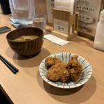 浅草おにぎり はるちゃん - 豚汁、からあげ