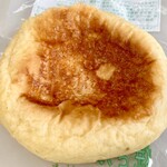 成城石井 - 『夏野菜とチーズの焼きカレーパン』のアップ。