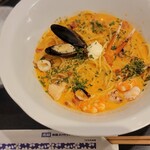 五右衛門 - 料理写真:地中海風 カニと海老と帆立のトマトクリームスープ