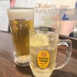 金町製麺 - 角ハイボールと神泡のザ・プレミアム・モルツ（生) 