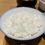 津田屋食堂 - ご飯　ツヤツヤ