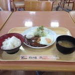 Kiwaizupomu - 目玉焼きハンバーグ