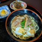 んまや～ - 「軟骨ソーキ」、さすがでした♪ 何だかオーラを感じる程。少しもらいましたが、軟骨のコリッと感が残った仕上がりは宮古島では珍しいかも…。波打つ平かまぼこも宮古島ならではです。根間かまぼこ店のものだそうで